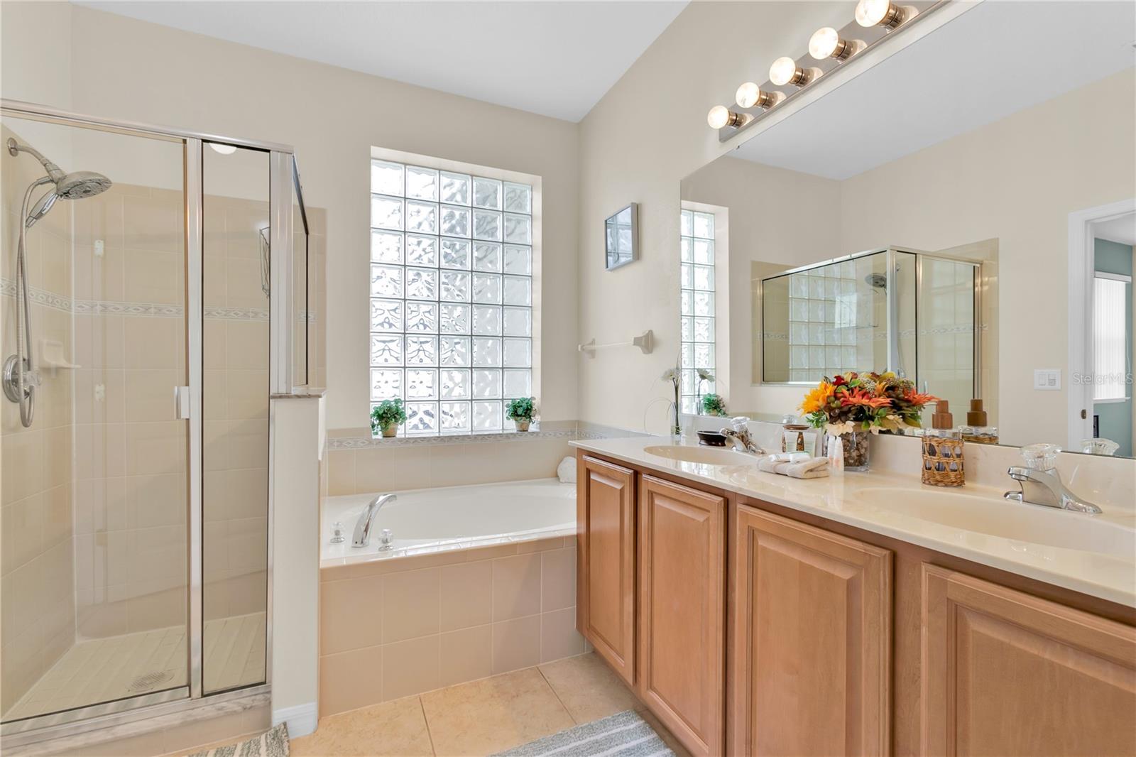 Image 32 of 49 For 155 Waltham Court