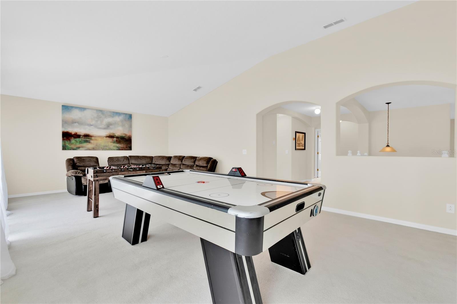 Image 35 of 49 For 155 Waltham Court