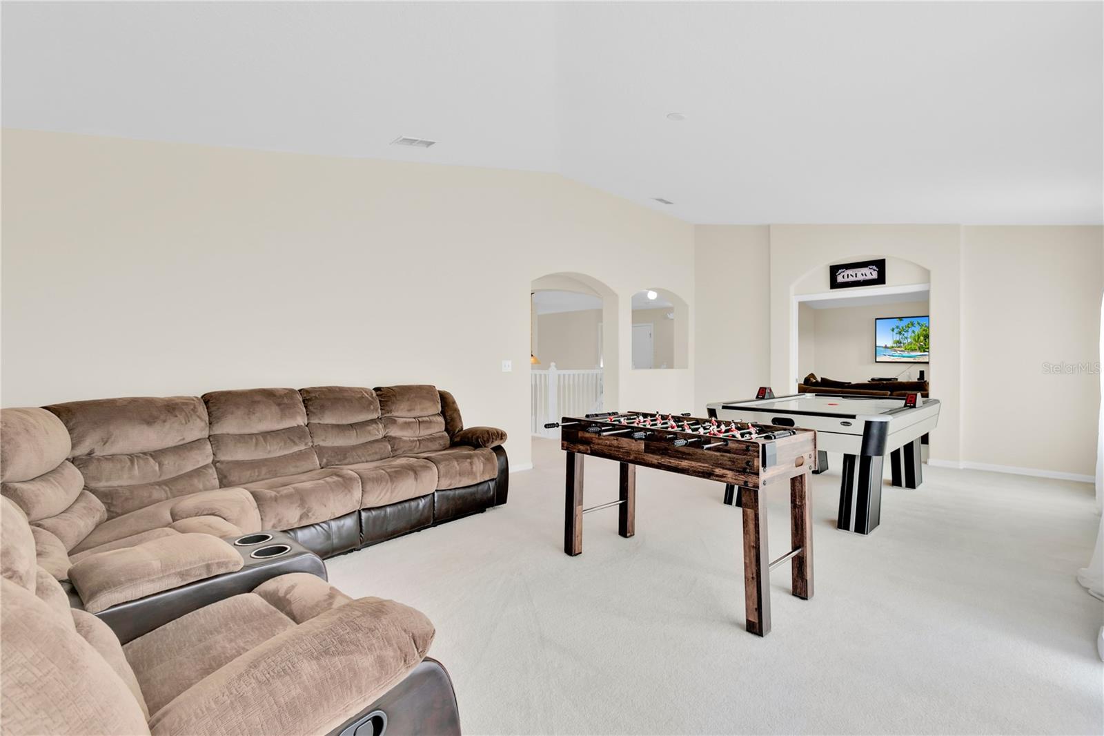 Image 36 of 49 For 155 Waltham Court