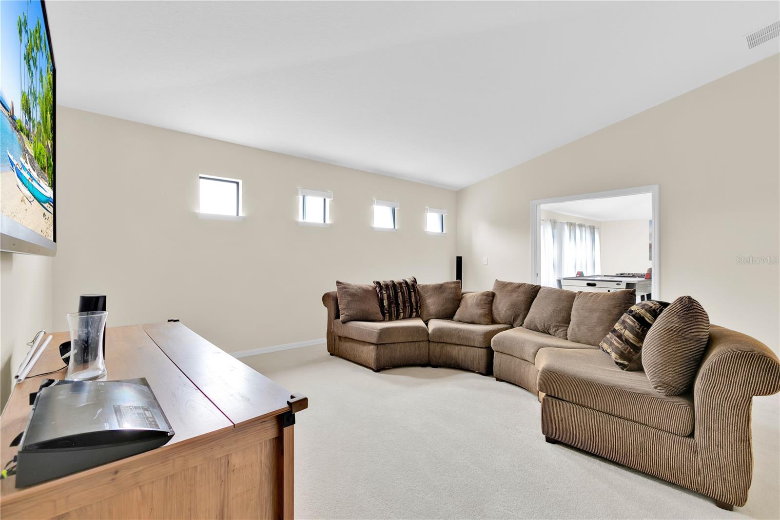 Image 38 of 49 For 155 Waltham Court