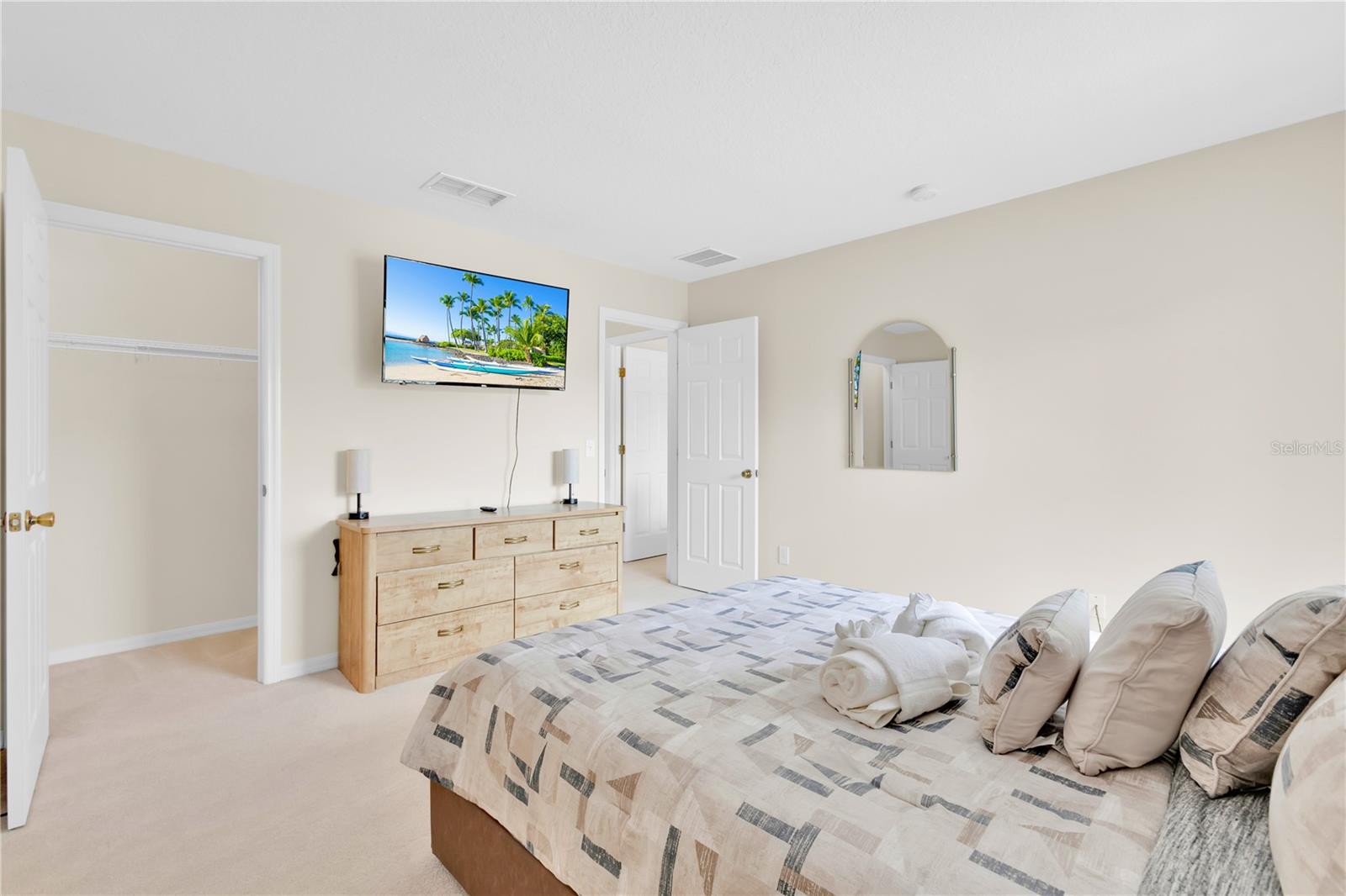 Image 43 of 49 For 155 Waltham Court