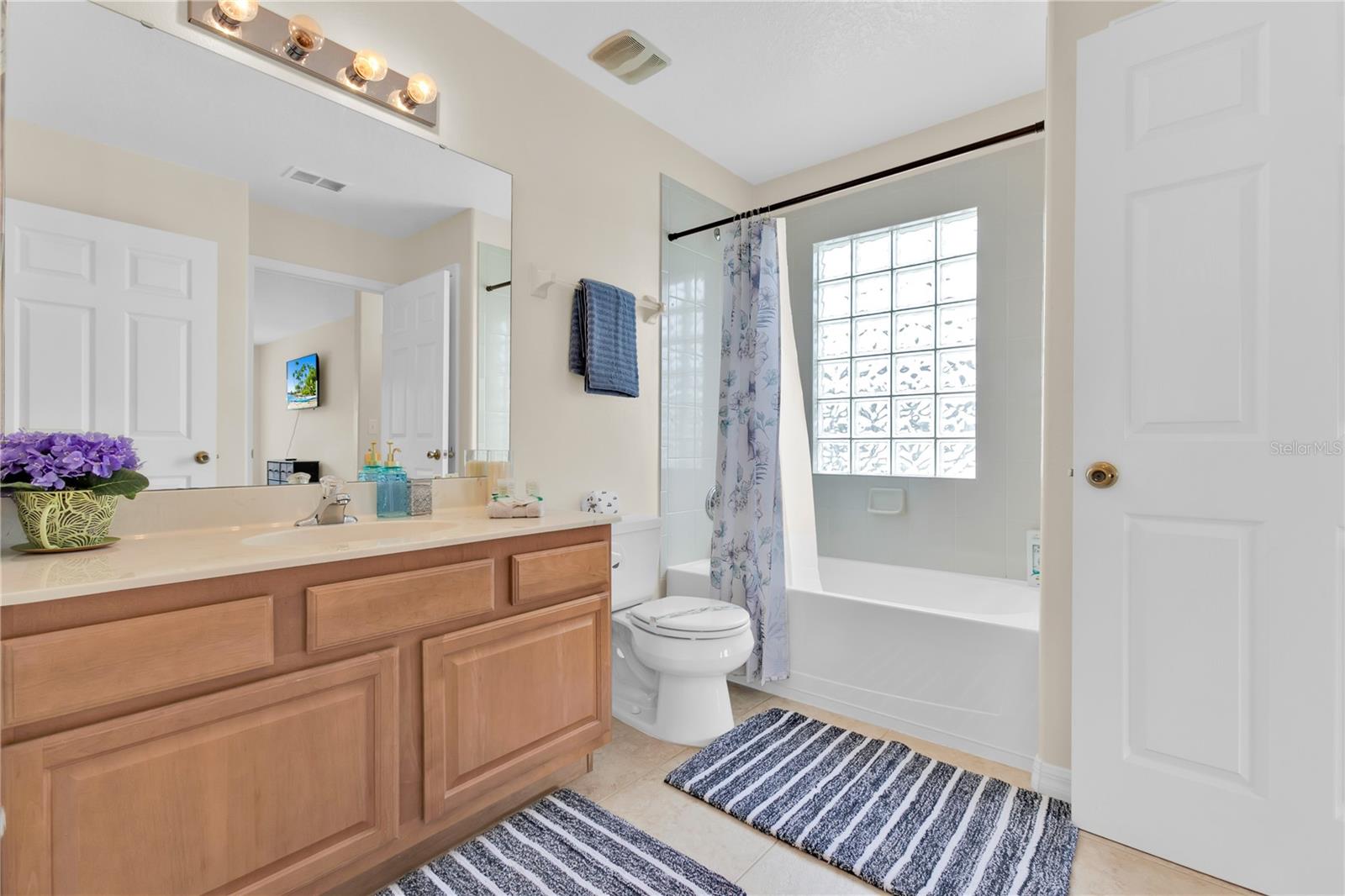 Image 47 of 49 For 155 Waltham Court