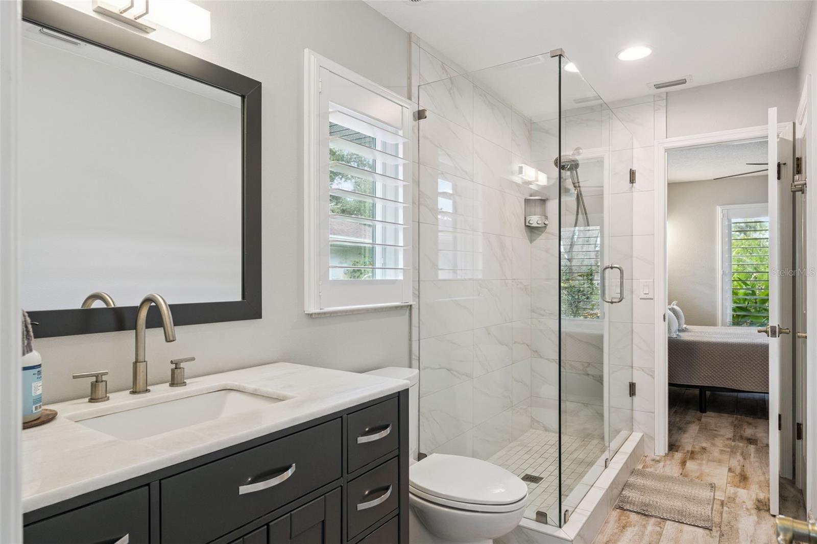 Listing photo id 22 for 2824 Montmart Drive