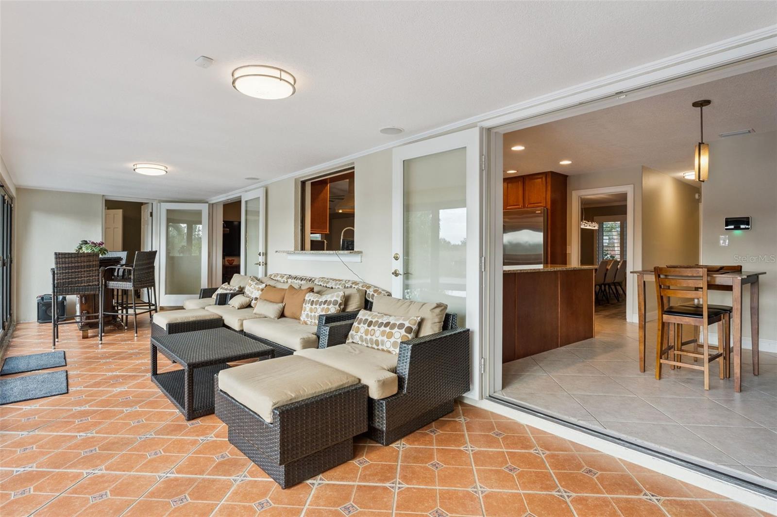 Listing photo id 24 for 2824 Montmart Drive