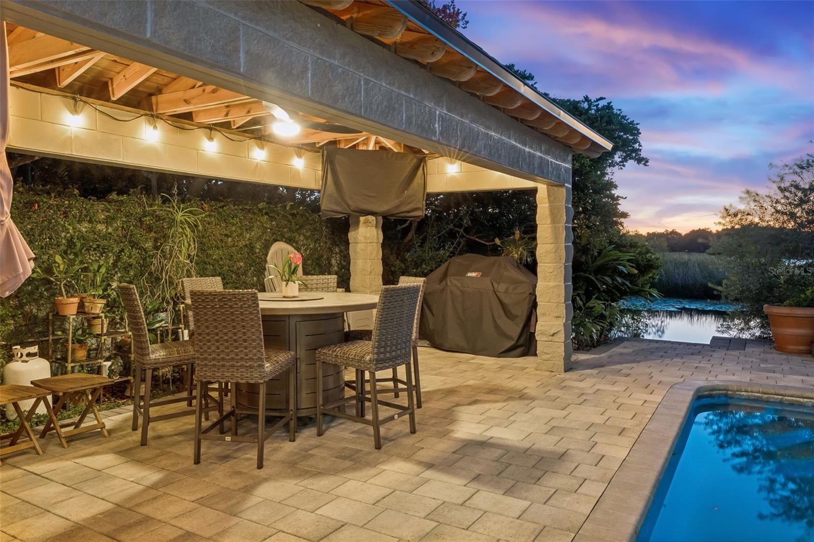 Listing photo id 26 for 2824 Montmart Drive