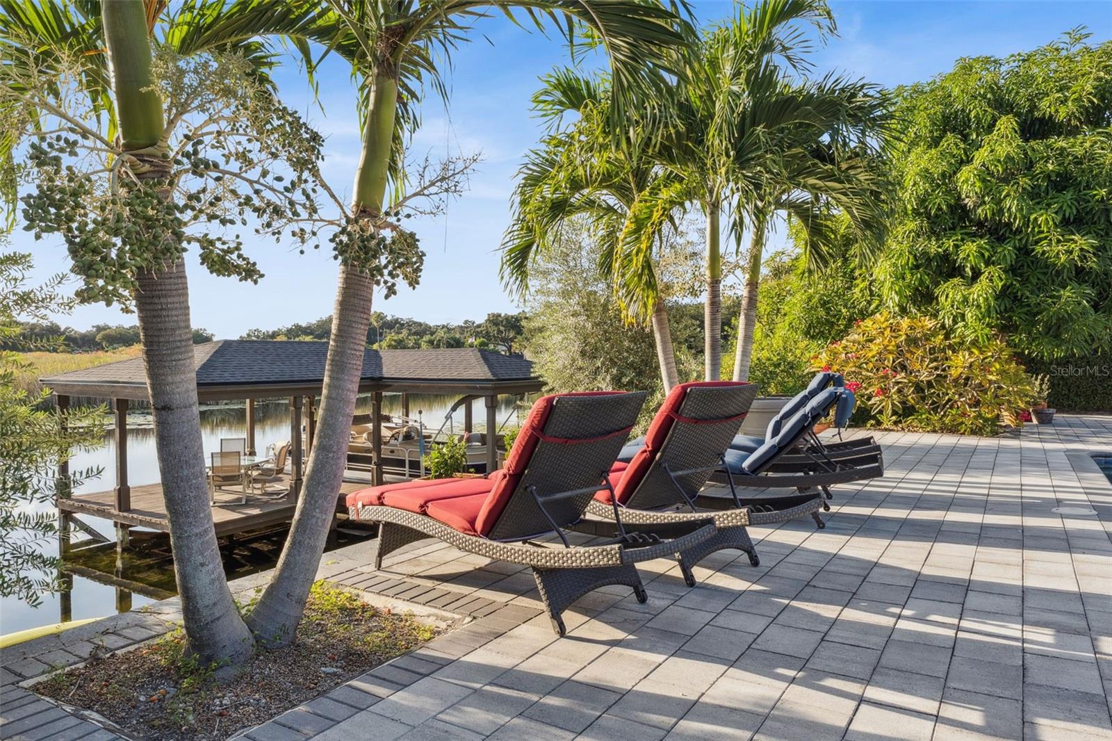 Listing photo id 31 for 2824 Montmart Drive
