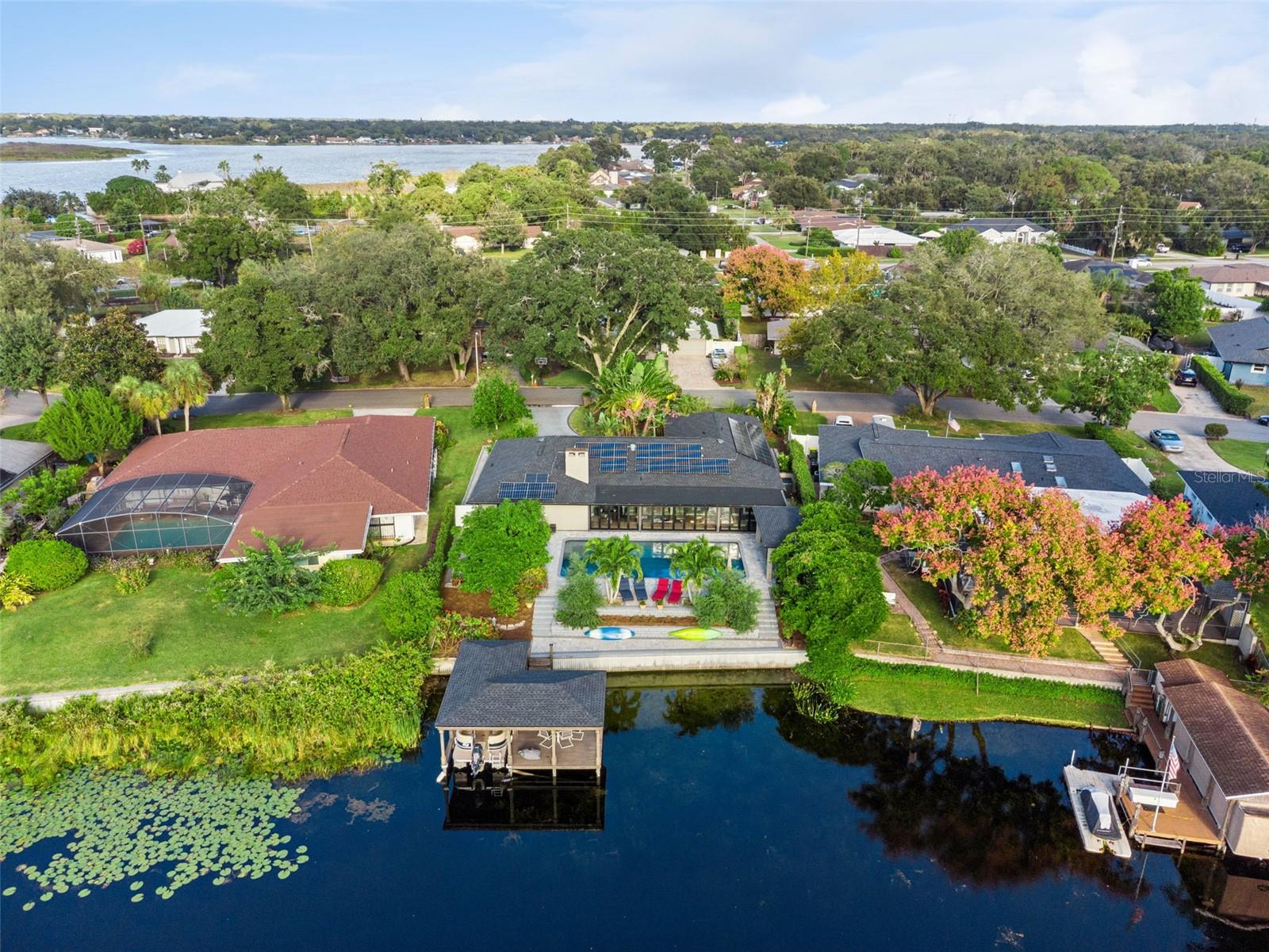 Listing photo id 34 for 2824 Montmart Drive
