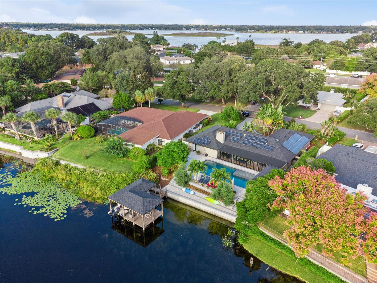 Listing photo id 36 for 2824 Montmart Drive