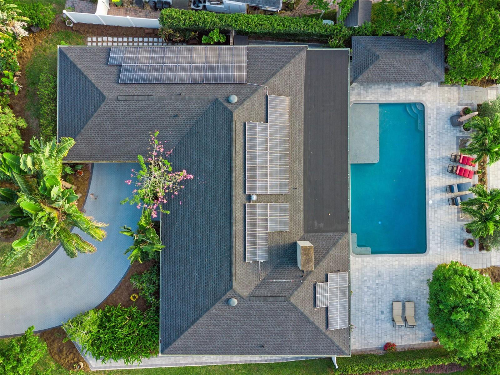 Listing photo id 2 for 2824 Montmart Drive