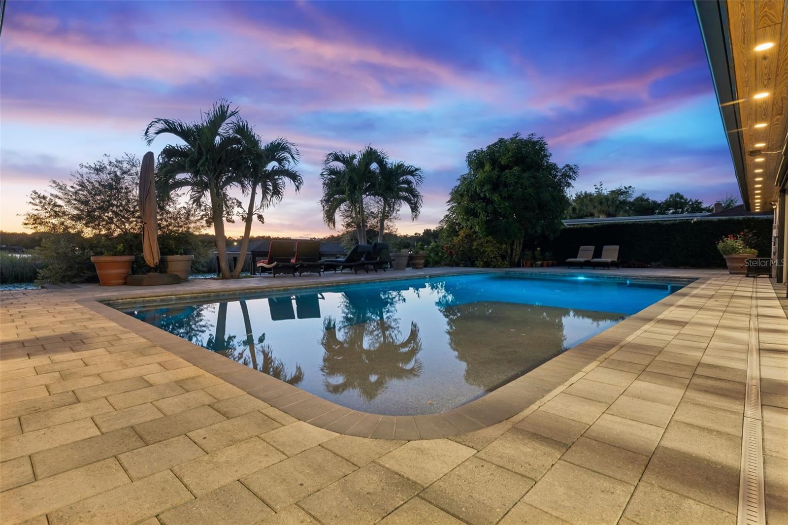Listing photo id 39 for 2824 Montmart Drive