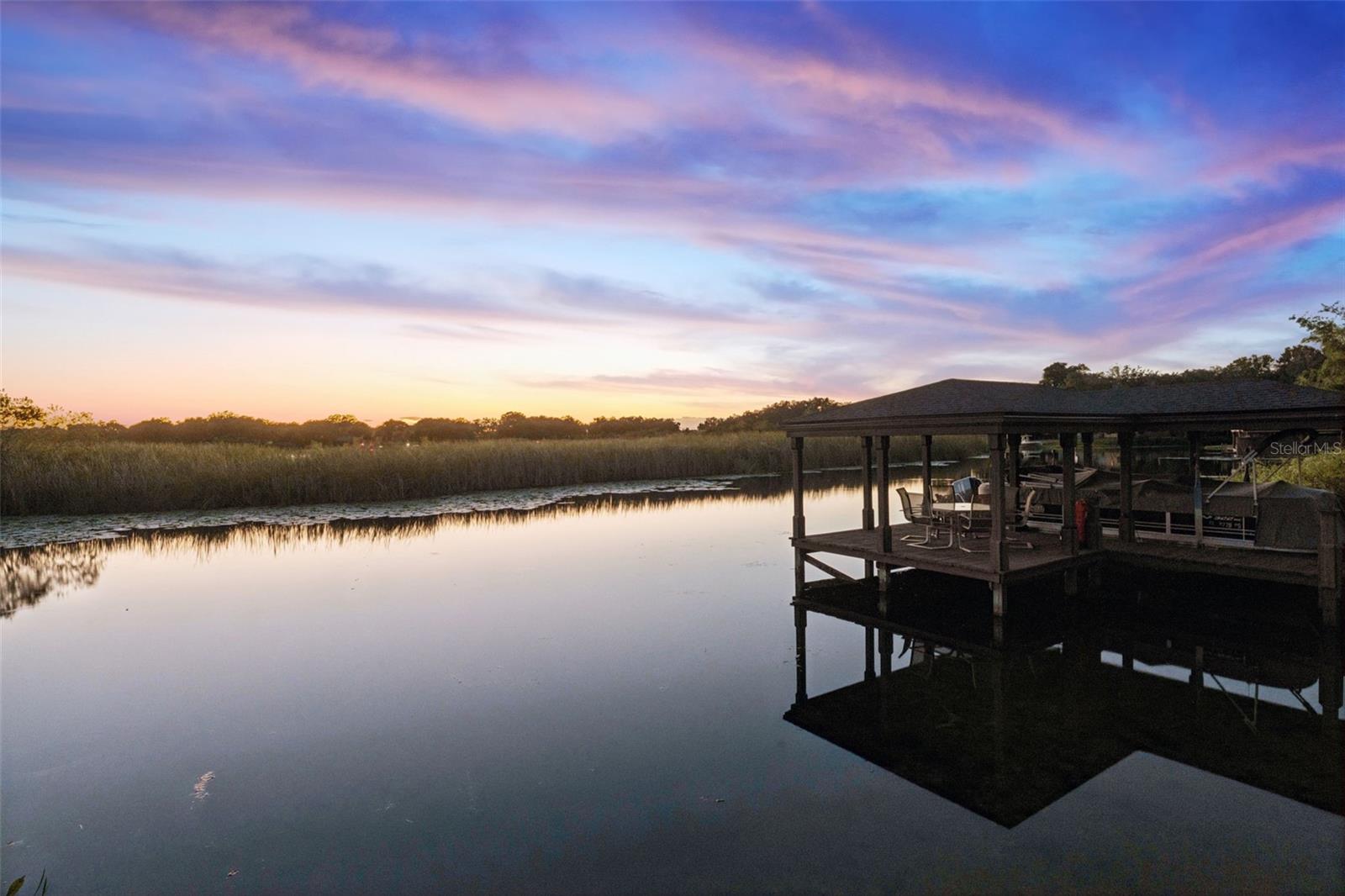 Listing photo id 40 for 2824 Montmart Drive