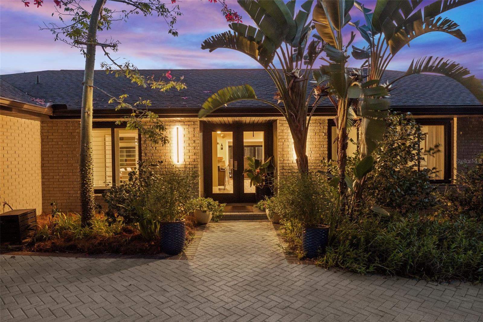 Listing photo id 41 for 2824 Montmart Drive