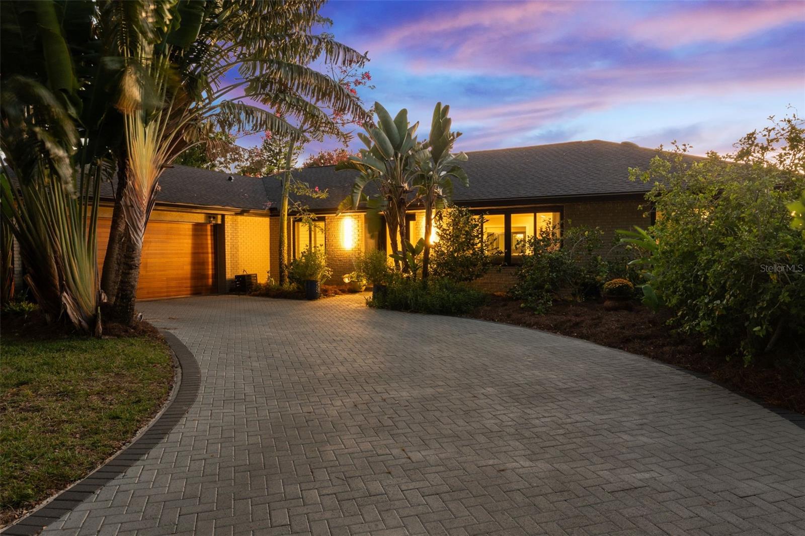 Listing photo id 42 for 2824 Montmart Drive