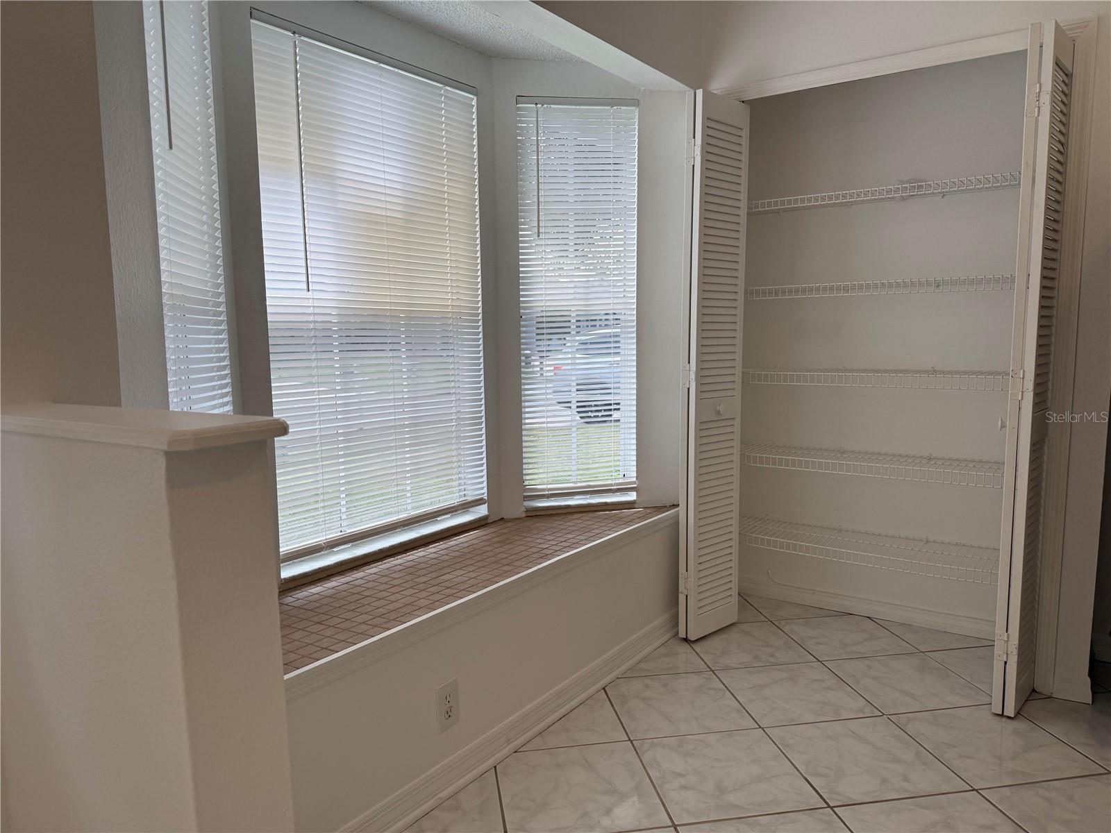 Image 5 of 31 For 7870 Brockwood Circle