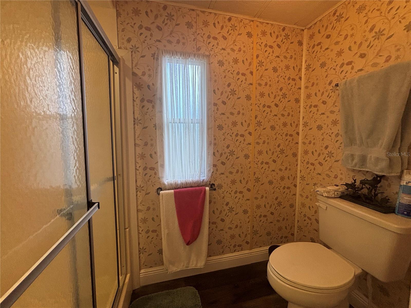 Image 16 of 24 For 2122 Lake Drive Ge