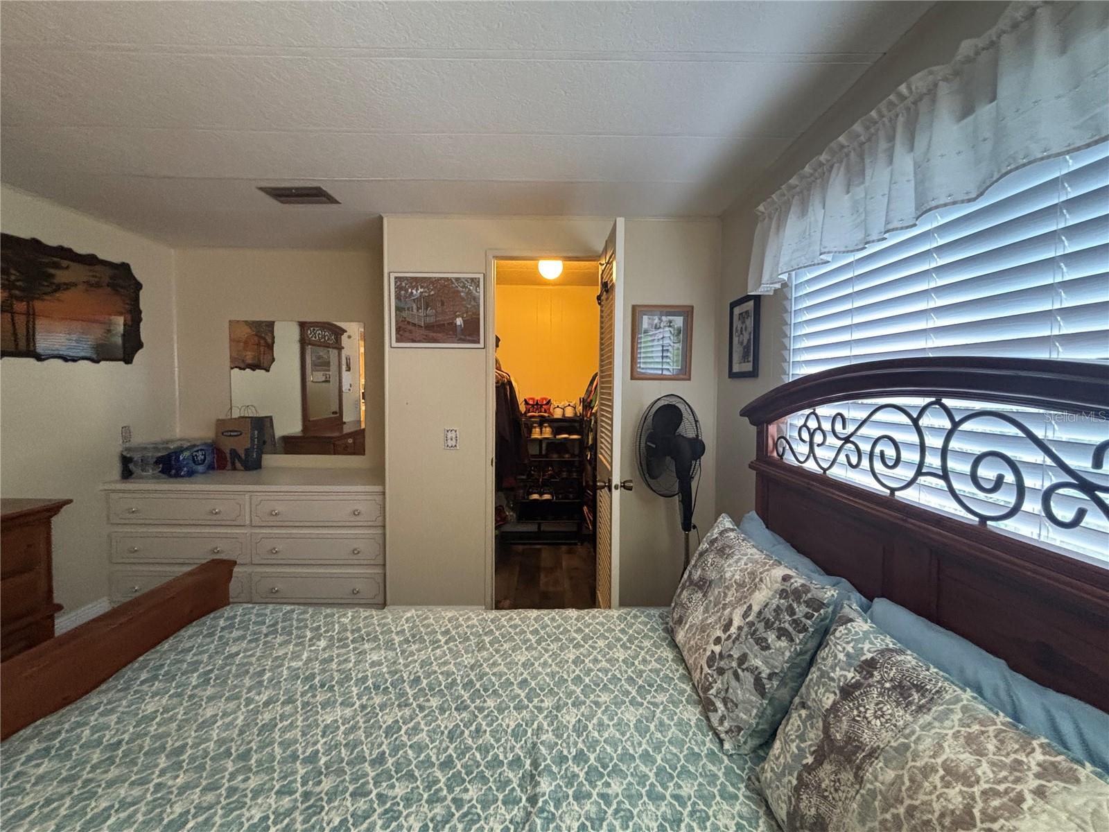 Image 17 of 24 For 2122 Lake Drive Ge