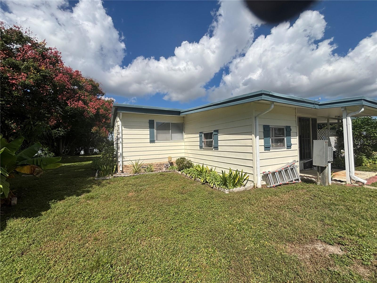 Image 3 of 24 For 2122 Lake Drive Ge