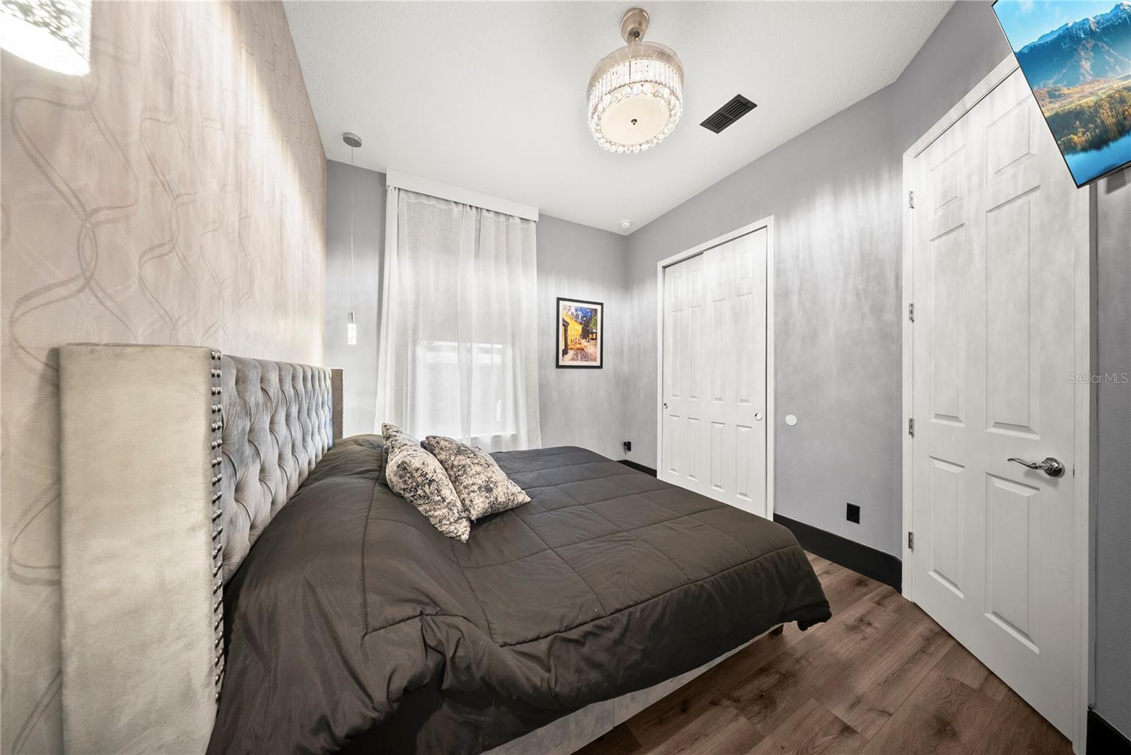 Image 19 of 56 For 9453 Prince Harry Drive