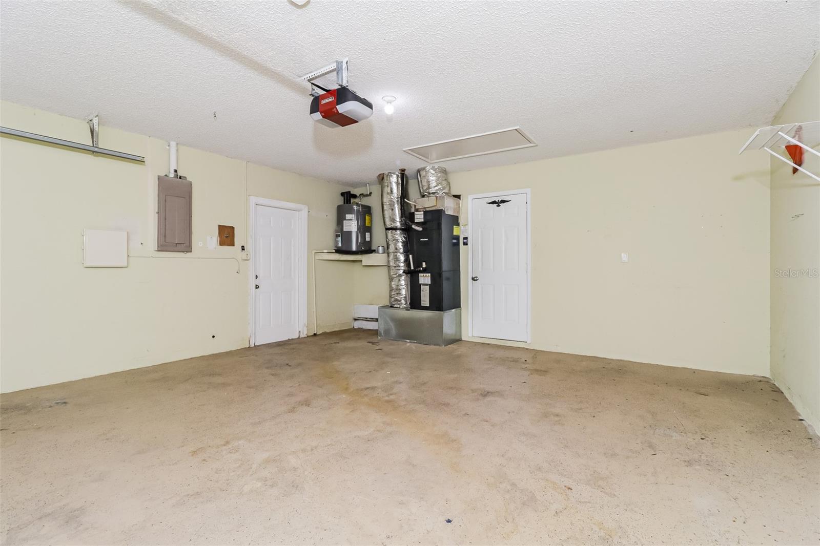 Image 19 of 21 For 8461 Red Roe Drive