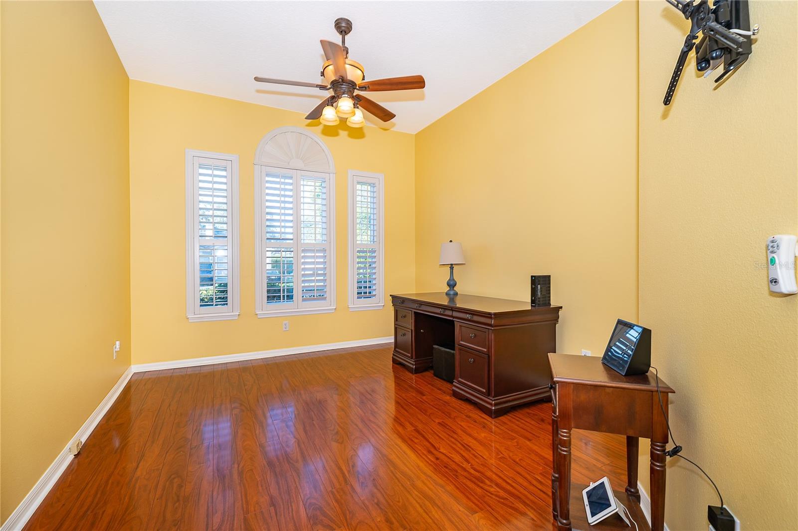 Image 18 of 46 For 721 Hupa Court