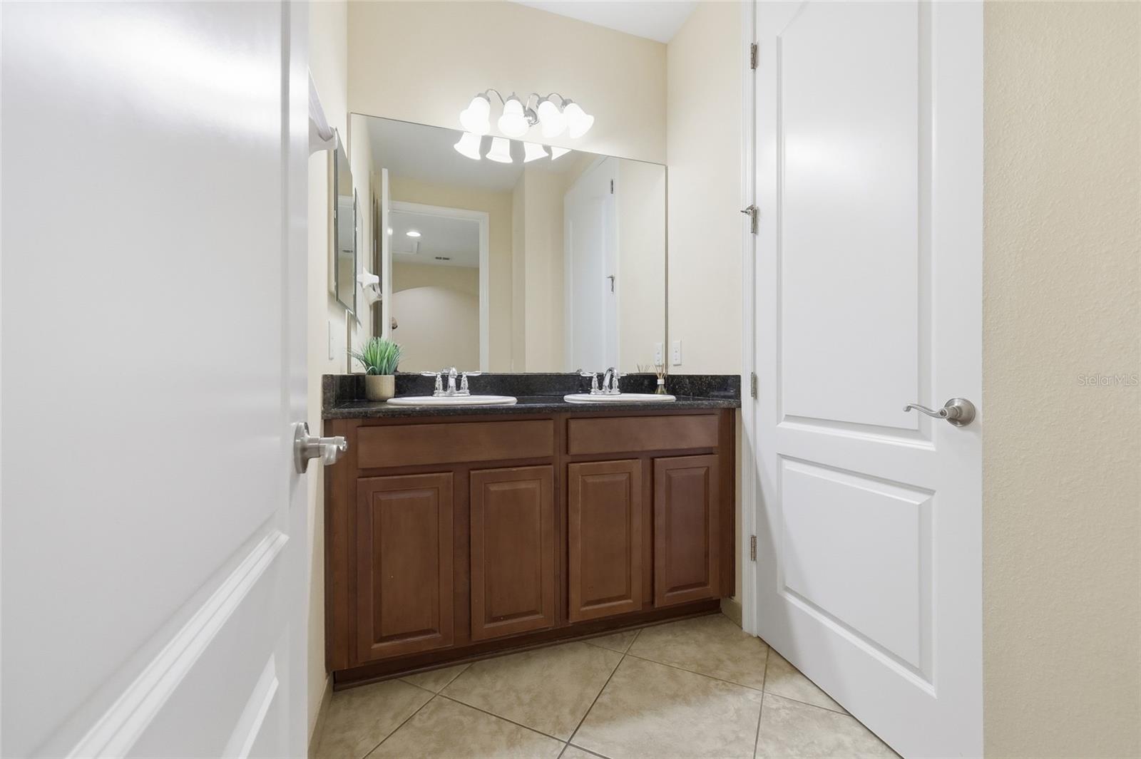 Image 26 of 37 For 8057 Prestbury Drive