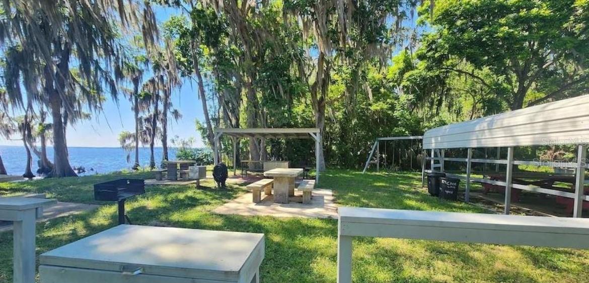 Image 14 of 15 For 731 Paradise Boulevard