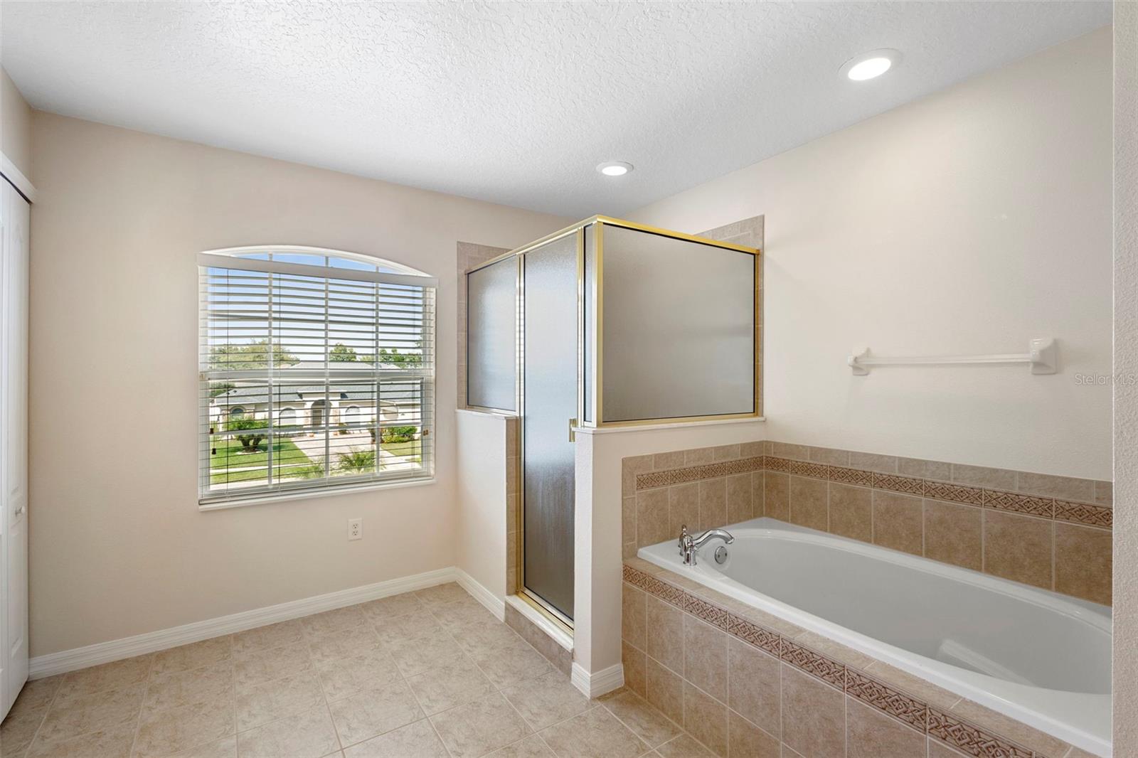 Image 17 of 51 For 15412 Grand Haven Drive