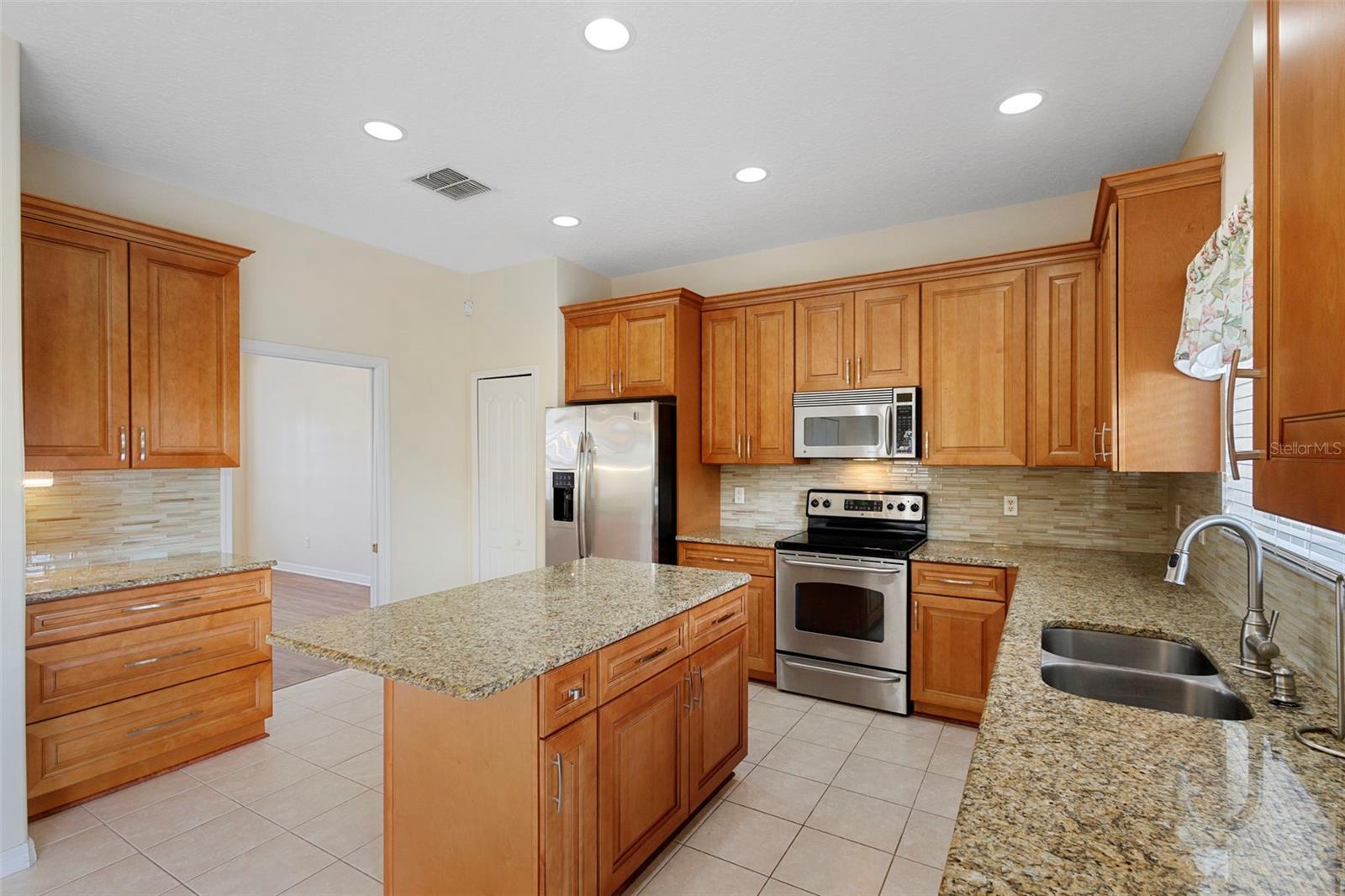 Image 4 of 51 For 15412 Grand Haven Drive