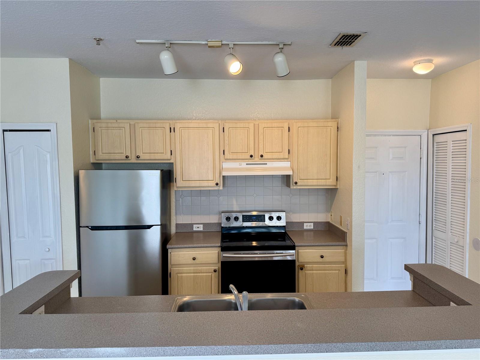 Image 6 of 16 For 2718 Maitland Crossing Way 202