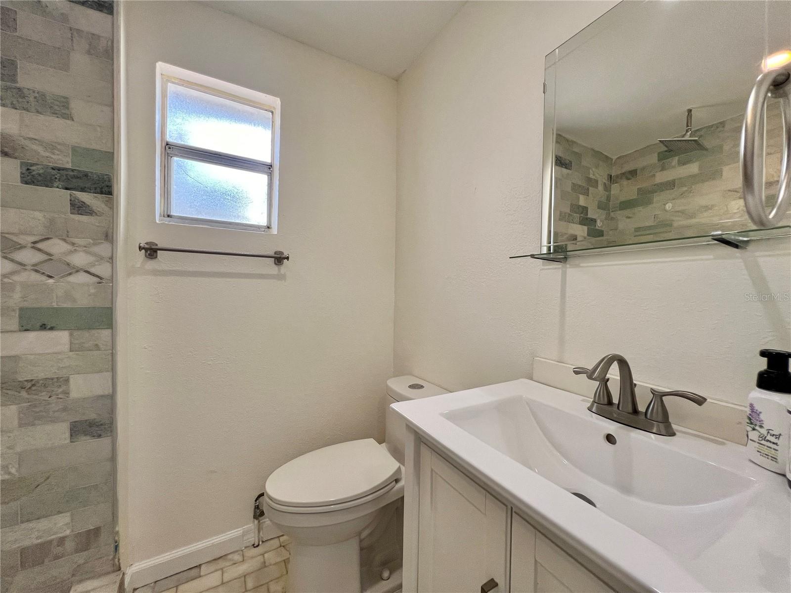 Image 17 of 25 For 1716 Nassau Street