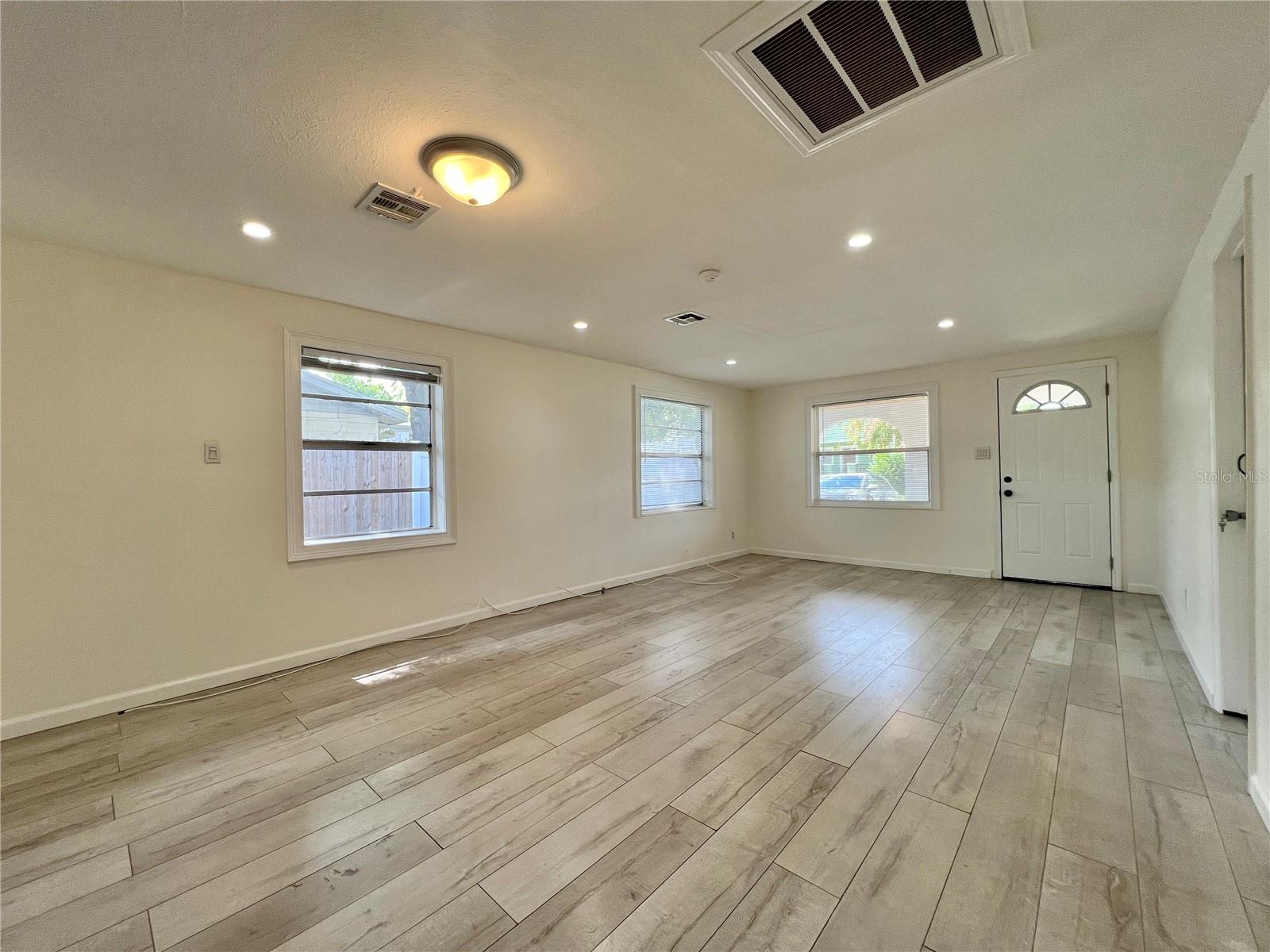 Image 5 of 25 For 1716 Nassau Street
