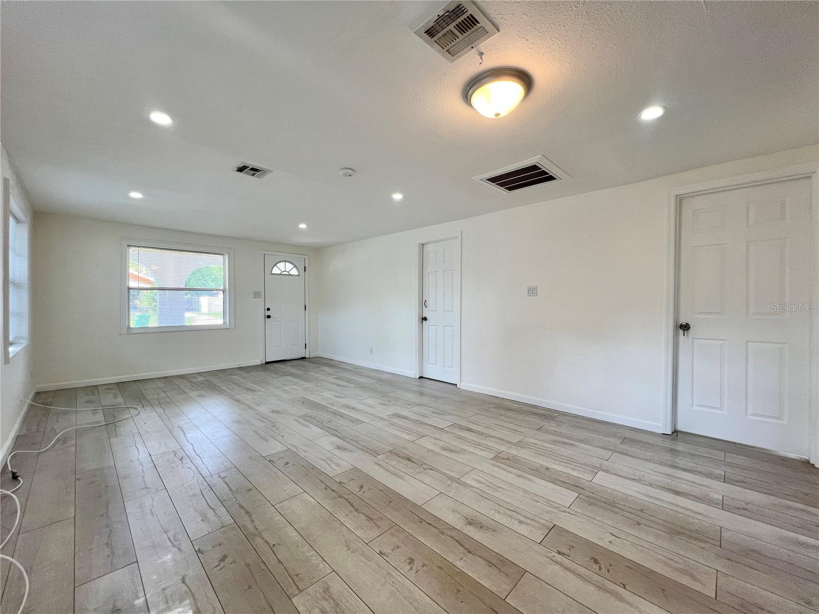 Image 6 of 25 For 1716 Nassau Street