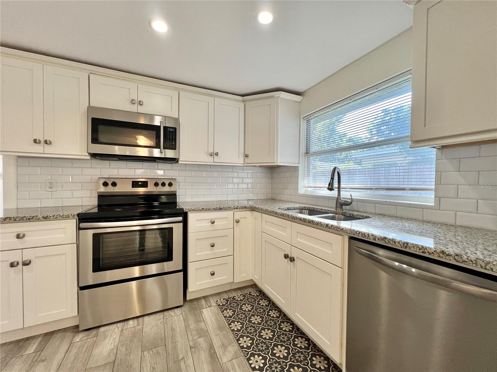 Image 7 of 25 For 1716 Nassau Street
