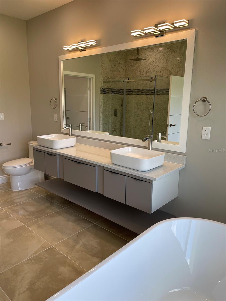 Image 15 of 42 For 1810 Brentwood Court