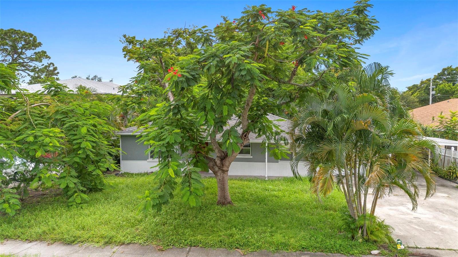 Image 4 of 52 For 1918 Grace Avenue