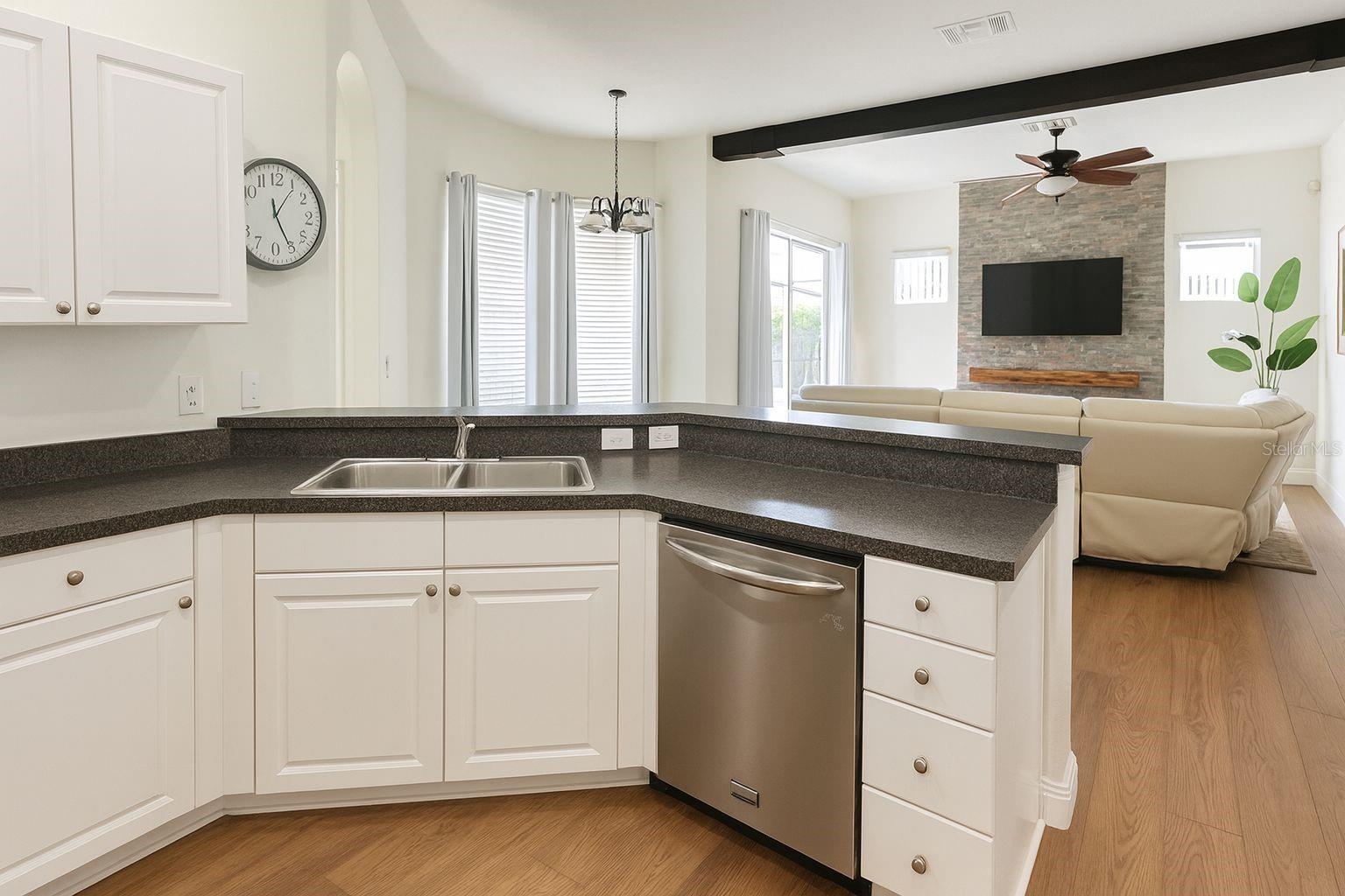 Image 6 of 36 For 946 Tuscan Hills Boulevard