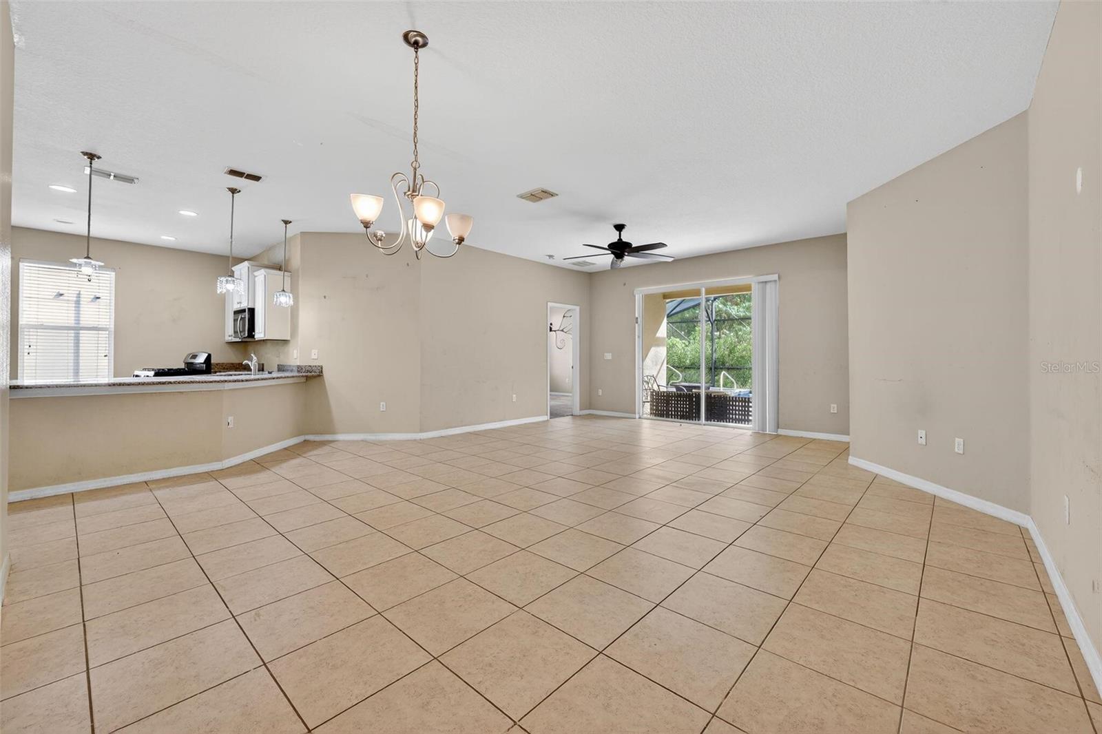 Image 10 of 30 For 4913 Pall Mall Street E