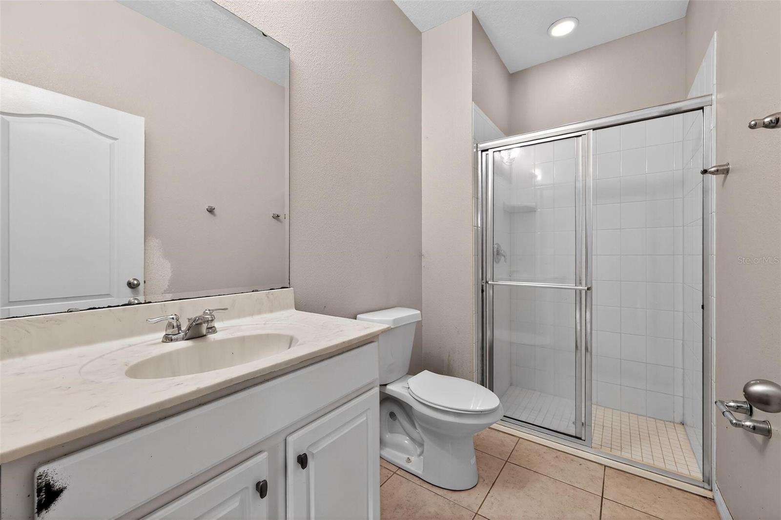 Image 16 of 30 For 4913 Pall Mall Street E