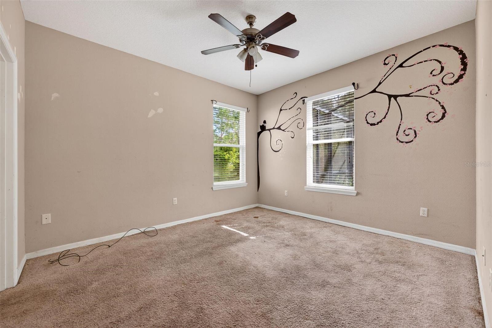 Image 21 of 30 For 4913 Pall Mall Street E