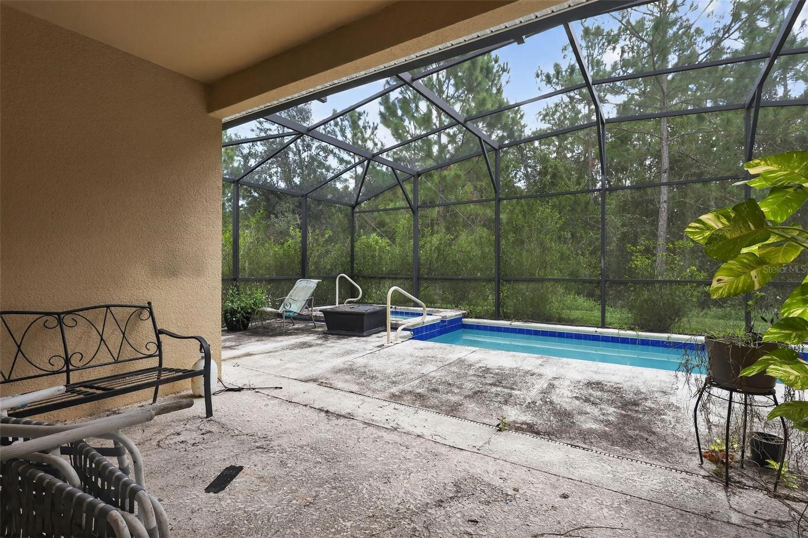 Image 26 of 30 For 4913 Pall Mall Street E