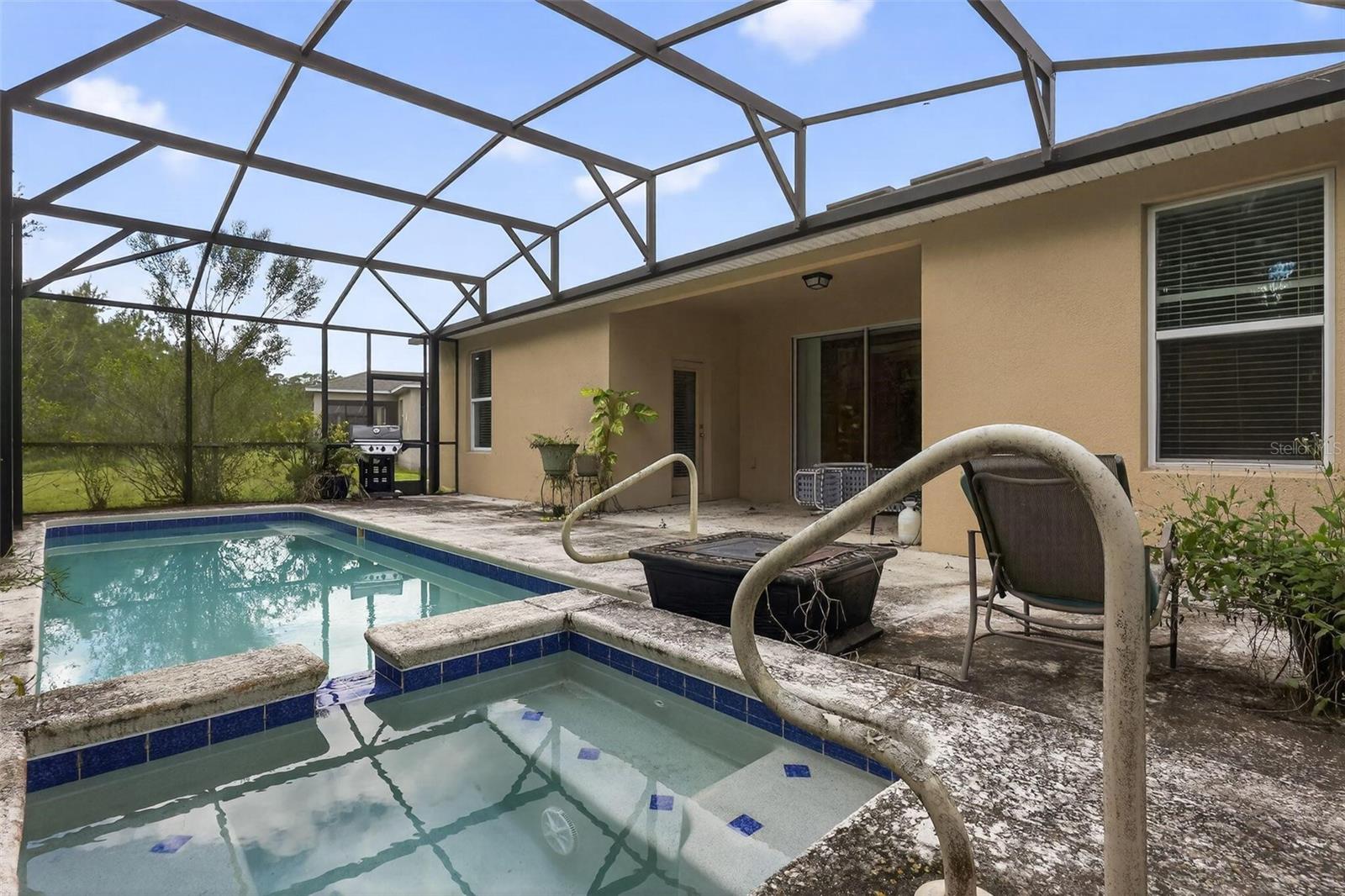 Image 27 of 30 For 4913 Pall Mall Street E