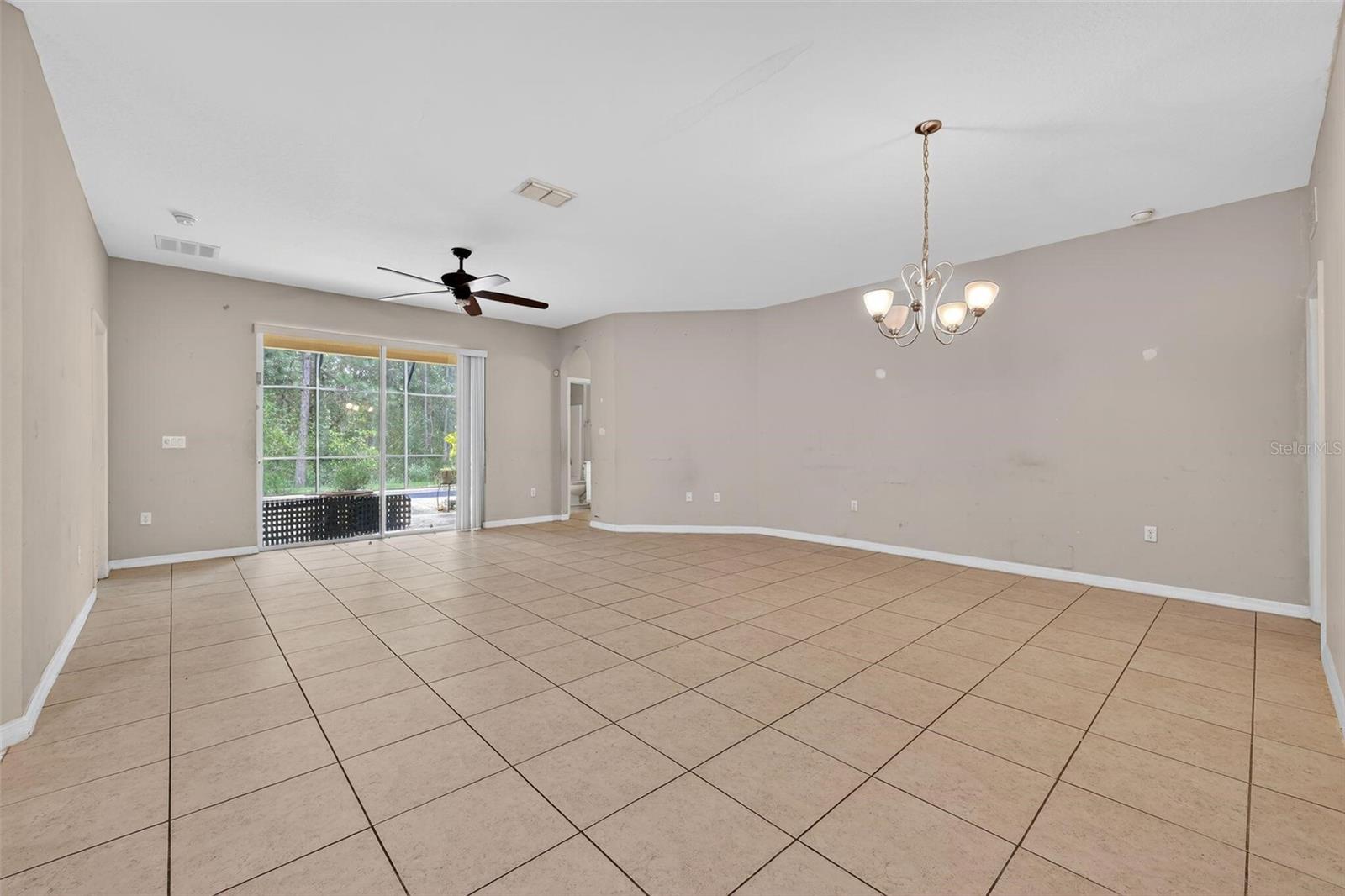 Image 5 of 30 For 4913 Pall Mall Street E