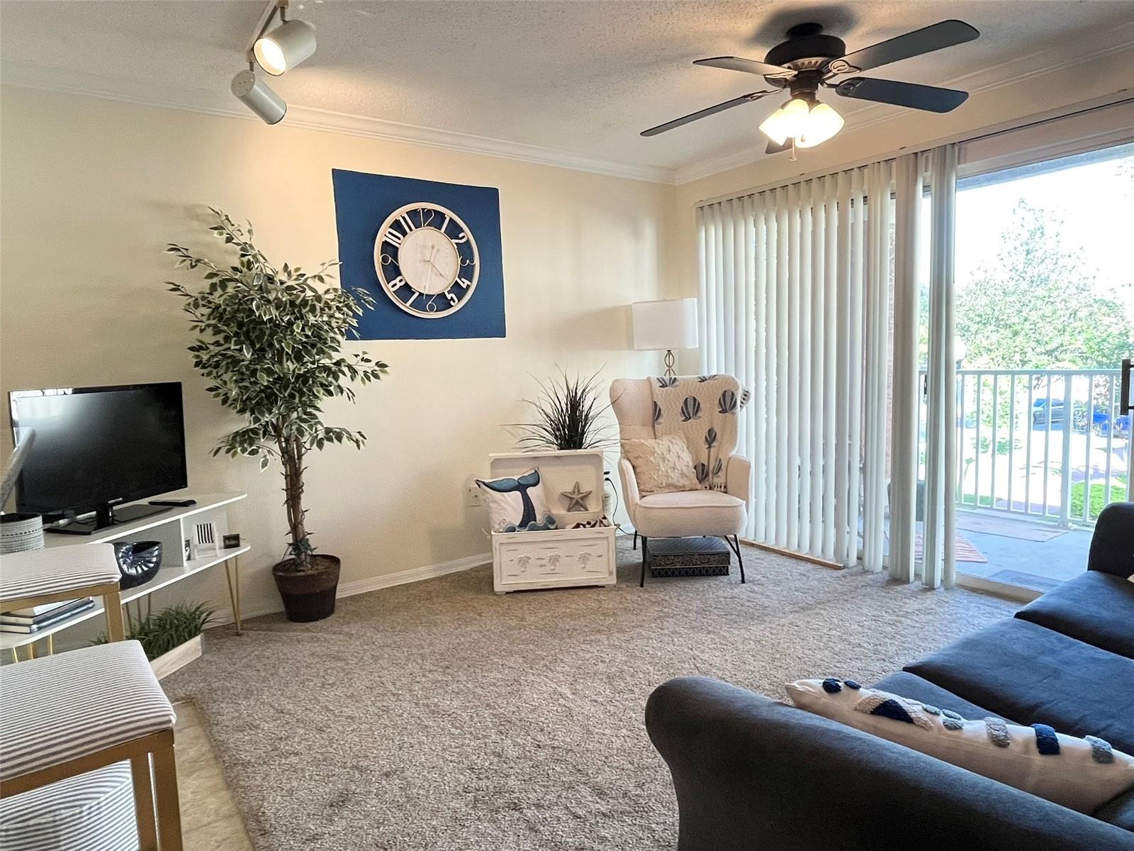 Image 4 of 14 For 1969 Summer Club Drive 201