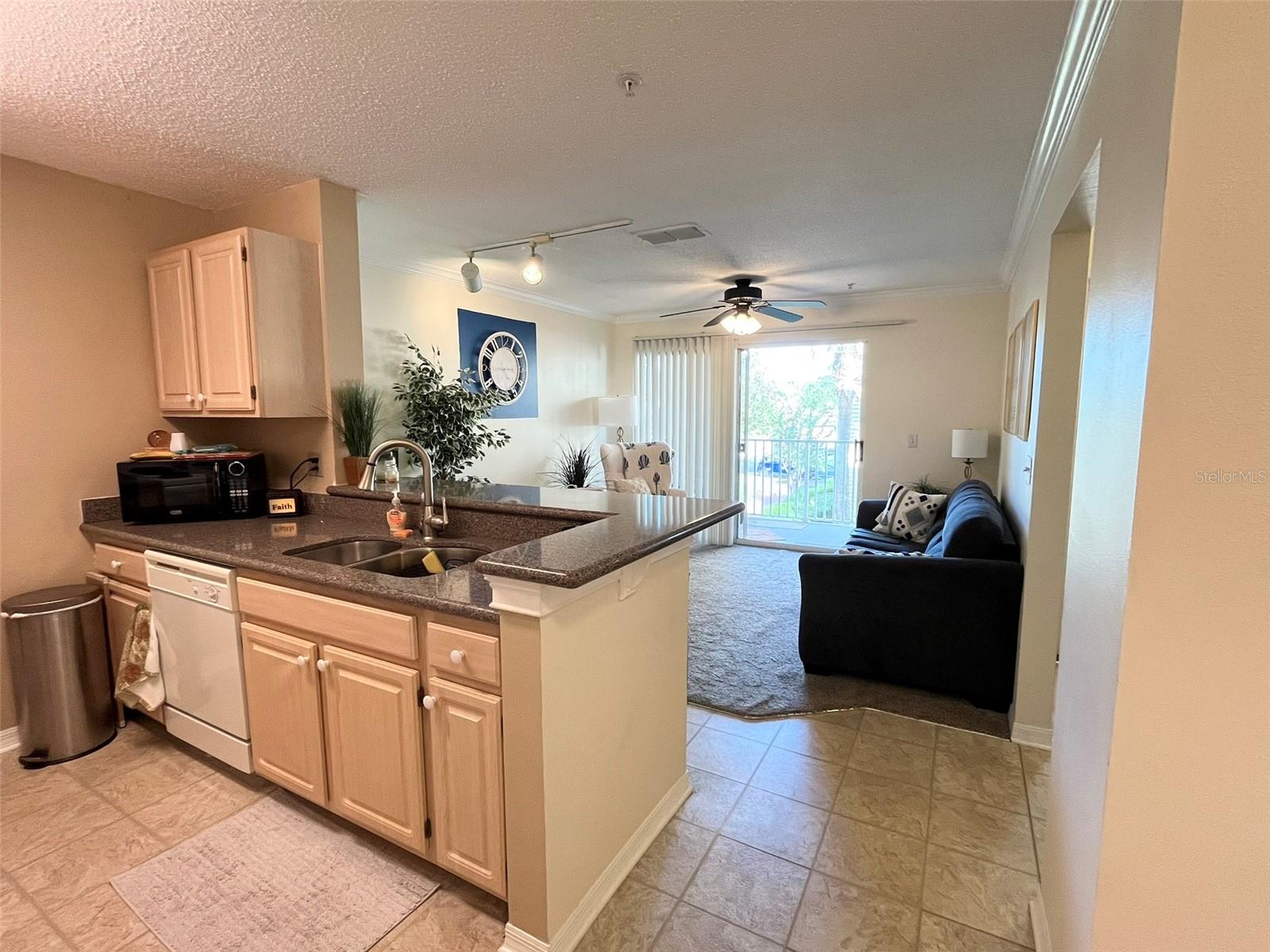 Image 8 of 14 For 1969 Summer Club Drive 201