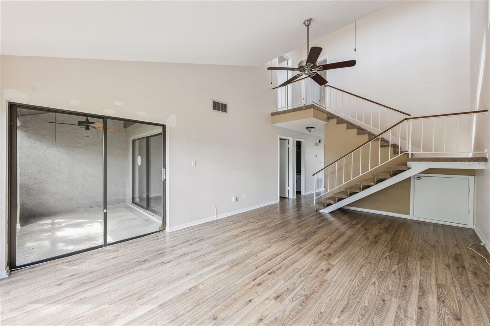 Image 5 of 21 For 685 Woodridge Drive