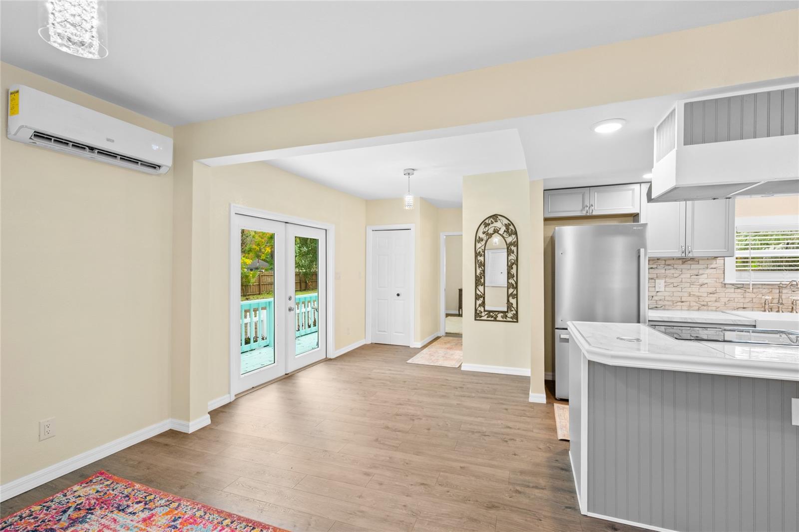 Image 15 of 47 For 245 Rhodes Street