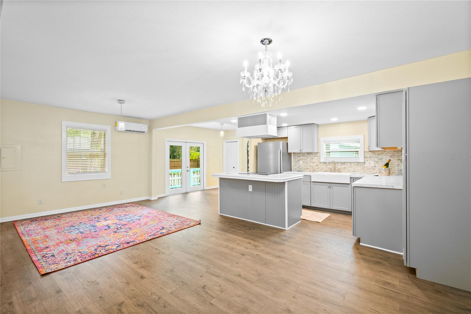 Image 9 of 47 For 245 Rhodes Street