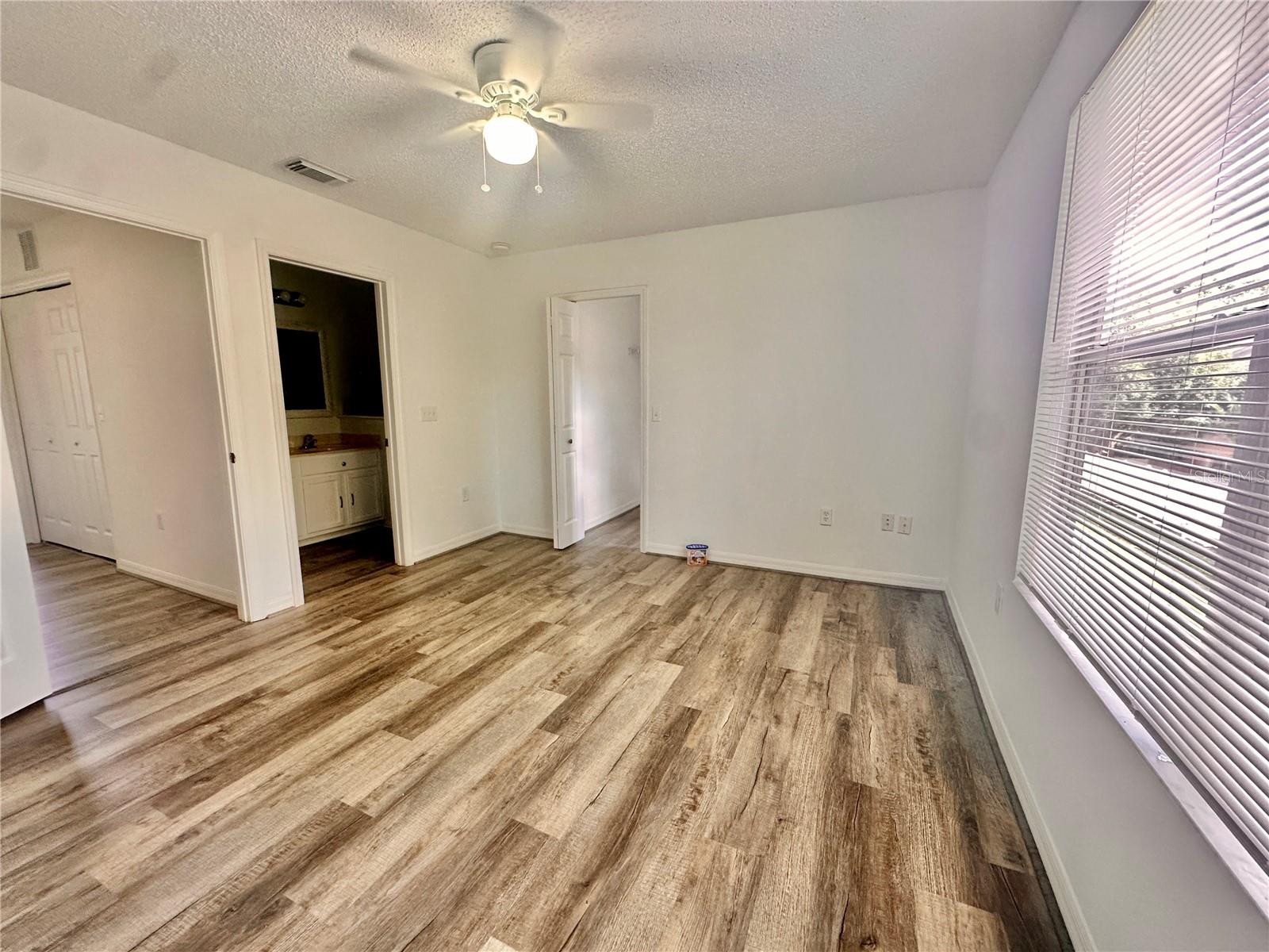 Image 12 of 19 For 5081 Kingscrest Lane