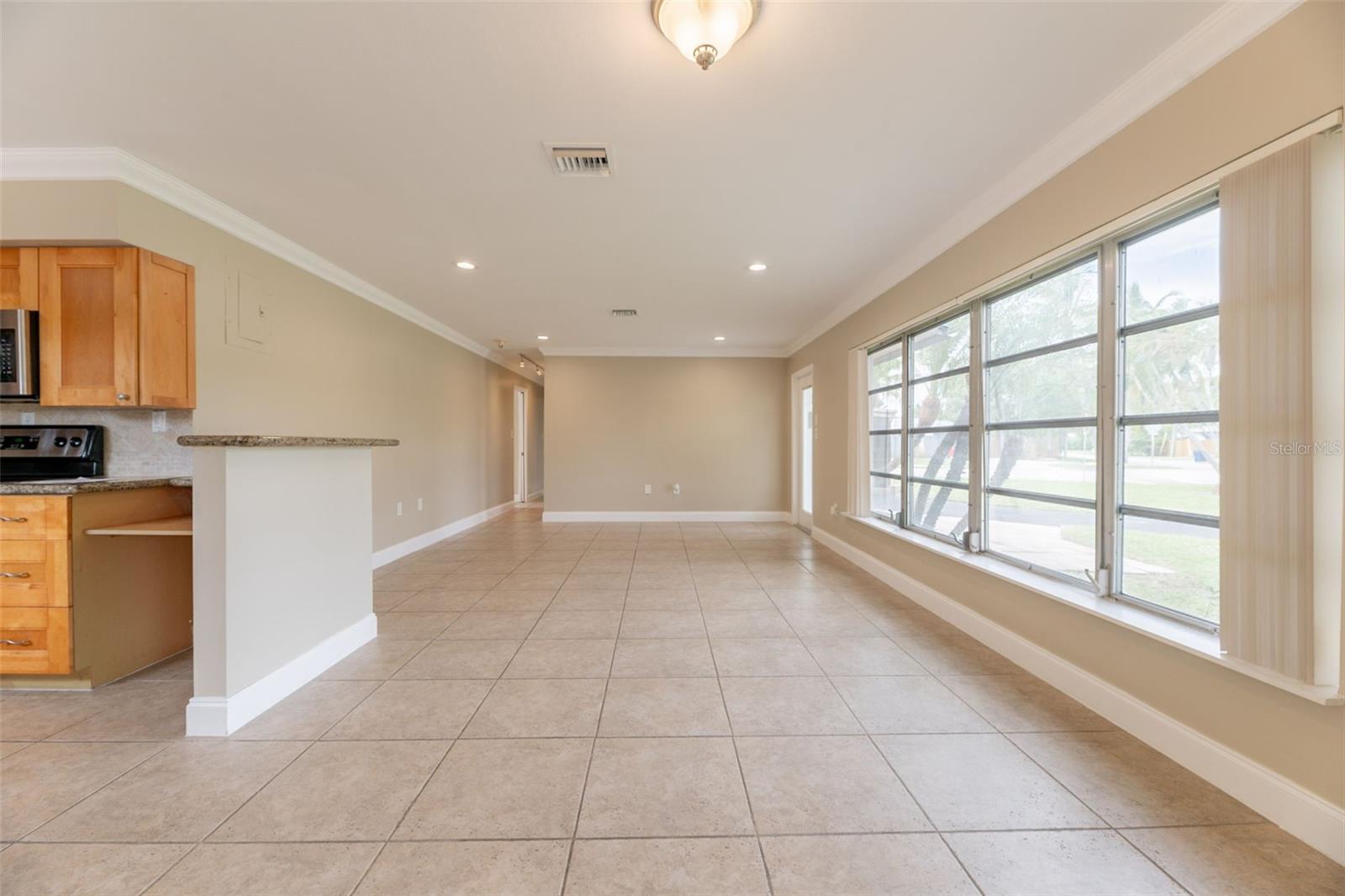 Image 7 of 29 For 1600 27th Drive