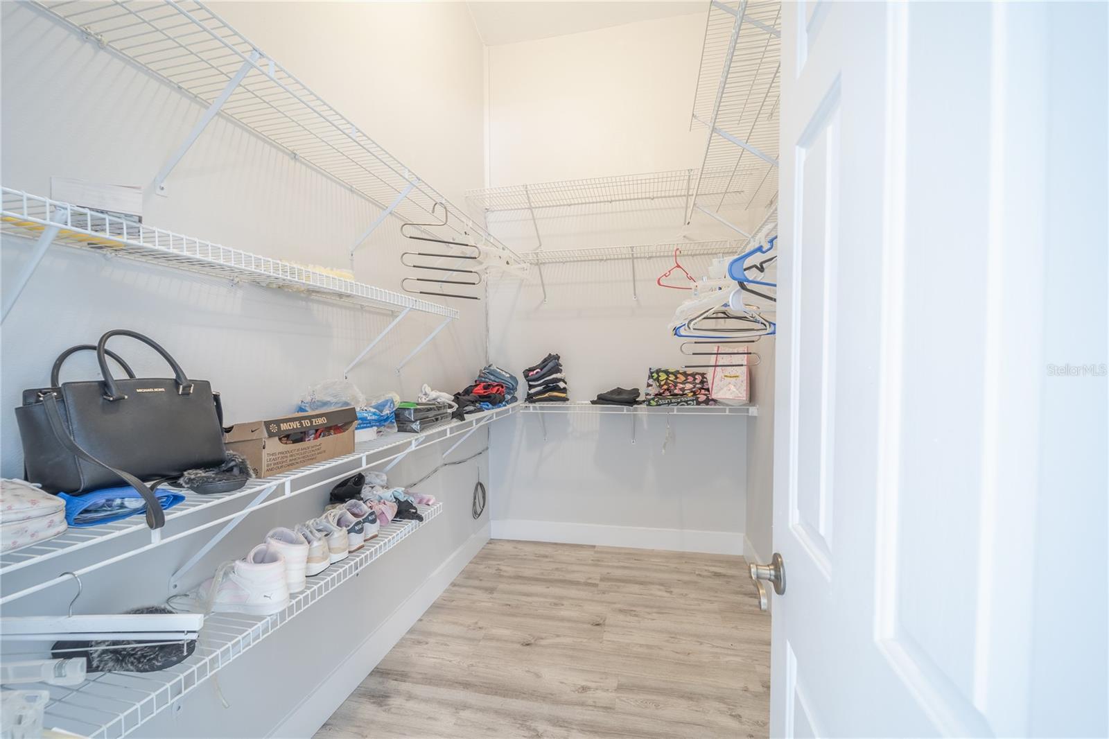 Image 11 of 18 For 4242 Leafway Circle